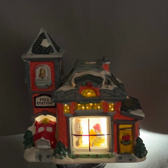 Cobblestone Corners Fire Station Ceramic Christmas Village Holiday Decor Y2K - Picture 1 of 16